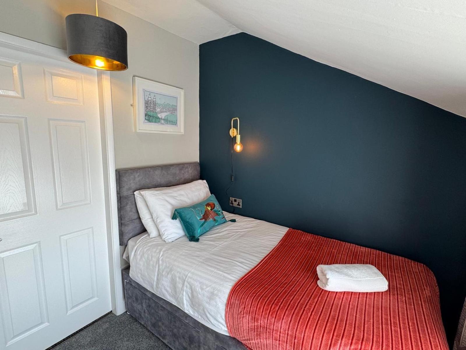 Bed and Breakfast The Rockside à Scarborough Extérieur photo