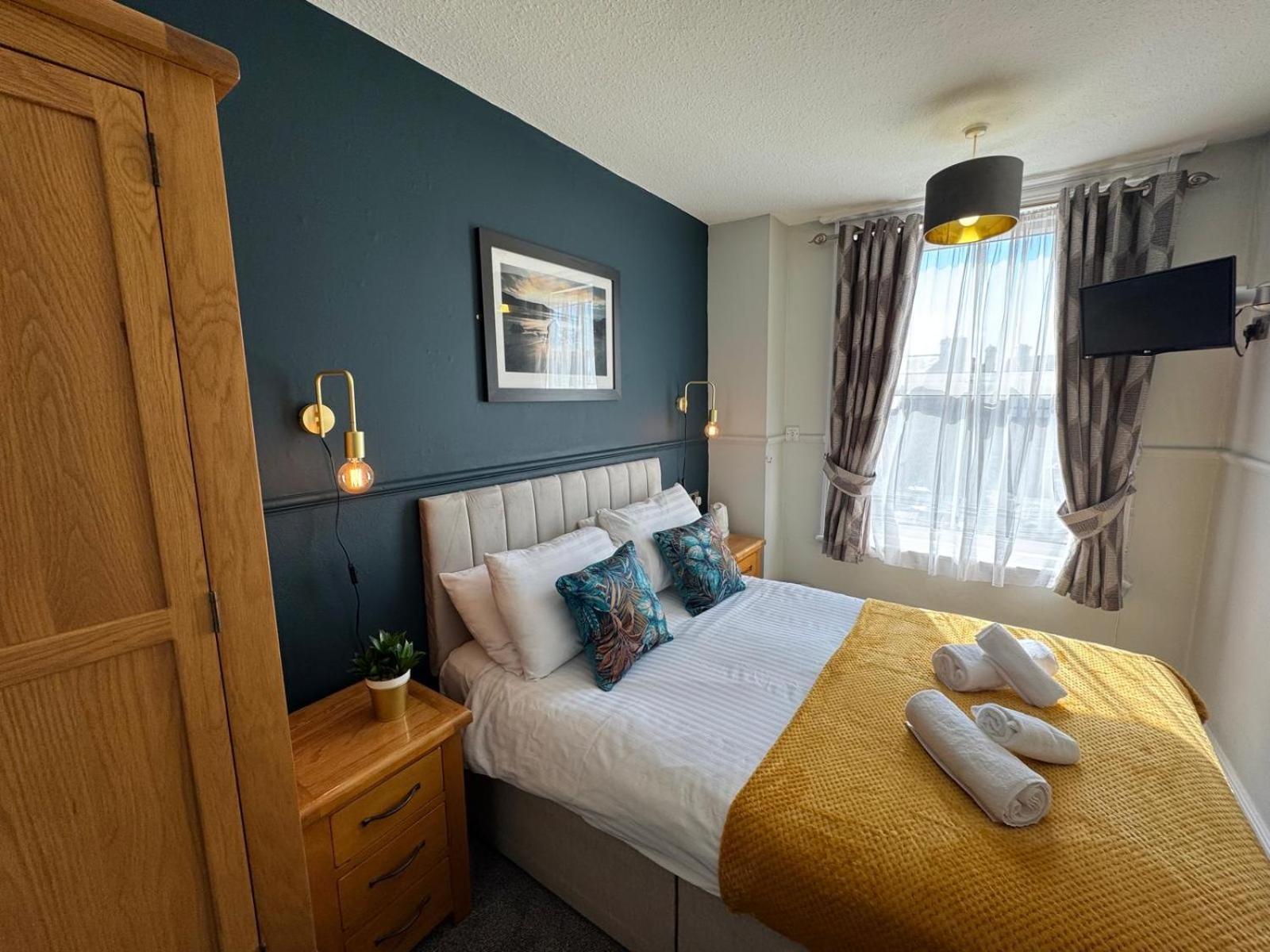 Bed and Breakfast The Rockside à Scarborough Extérieur photo
